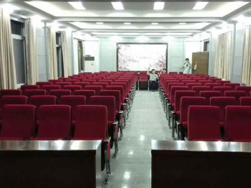 點擊查看詳細(xì)信息<br>標(biāo)題：禮堂椅系列 閱讀次數(shù)：1033